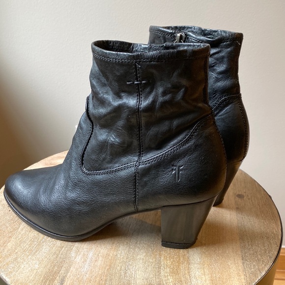 Frye leather booties size 8. - Picture 1 of 10